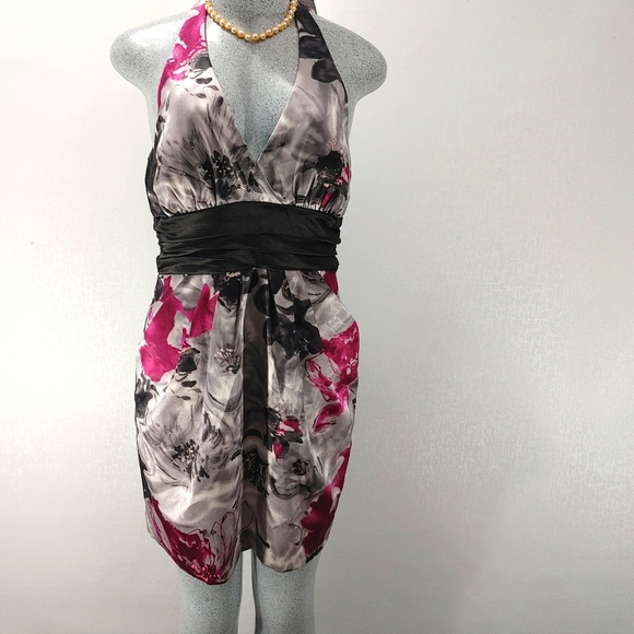 Speechless Halterneck Dress 9 - Picture 3 of 12